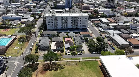 811 Pumehana St, Honolulu, HI 96826