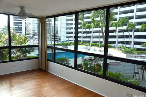 876 Curtis St #706, Honolulu, HI 96813