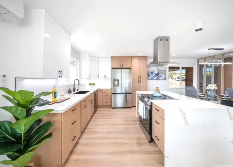 1129 Ala Aloalo St, Honolulu, HI 96818