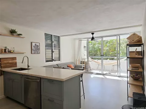 430 Kaiolu St #209, Honolulu, HI 96815