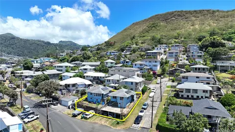 1767 Puowaina Dr, Honolulu, HI 96813