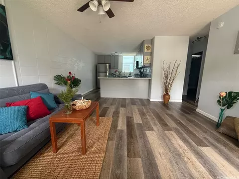 94-039 Waipahu St #113, Waipahu, HI 96797