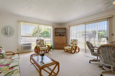 654 Kaniahe St, Wahiawa, HI 96786