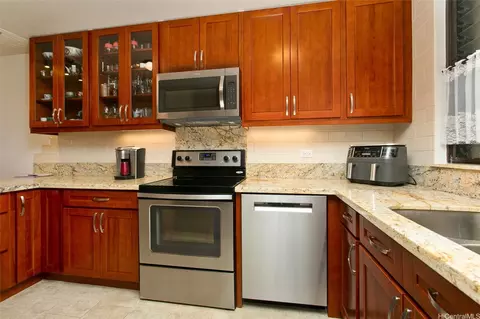 521 Hahaione St #2-6J, Honolulu, HI 96825