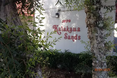 1670 Kalakaua Ave #401, Honolulu, HI 96826