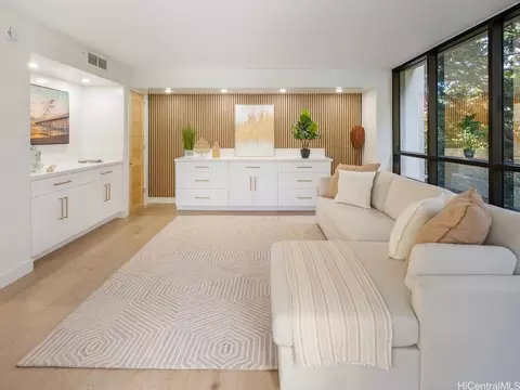1525 Wilder Ave #502, Honolulu, HI 96822