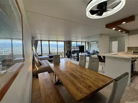 2240 Kuhio Ave #3401, Honolulu, HI 96815