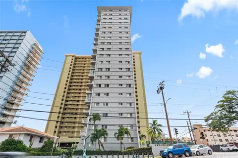 1111 Wilder Ave #9B, Honolulu, HI 96822