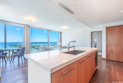 1555 Kapiolani Blvd #1608, Honolulu, HI 96814