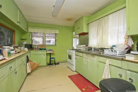 1924 Skyline Dr, Honolulu, HI 96817