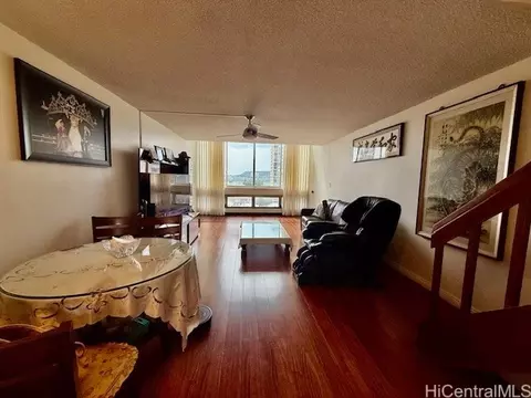 500 University Ave #917, Honolulu, HI 96826