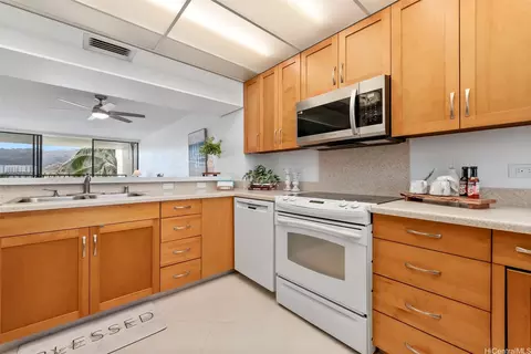 500 Lunalilo Home Rd #25B, Honolulu, HI 96825