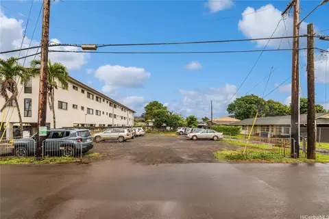 77 Ohai St, Wahiawa, HI 96786