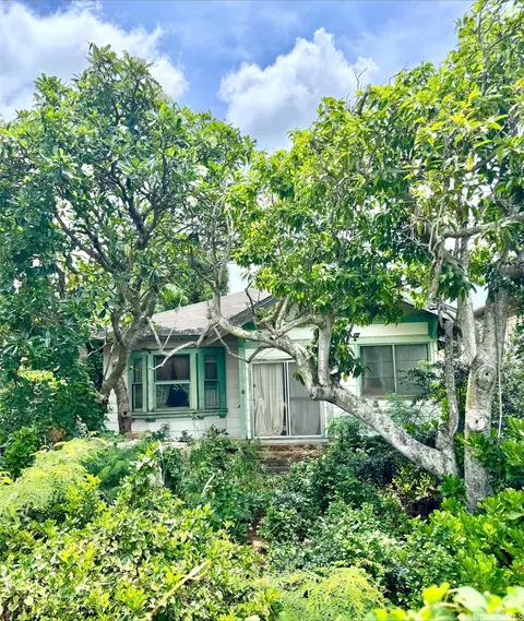 1523 Leilani St, Honolulu, HI 96819