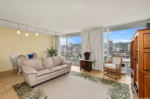 2233 Ala Wai Blvd #18C, Honolulu, HI 96815