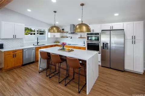 1242 Auwaiku St, Kailua, HI 96734