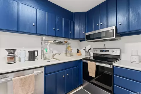 46-259 Kahuhipa St #318B, Kaneohe, HI 96744