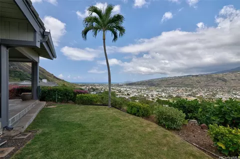 7440 Kamehame Pl, Honolulu, HI 96825