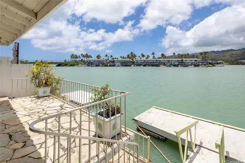 675 Kaumakani St, Honolulu, HI 96825