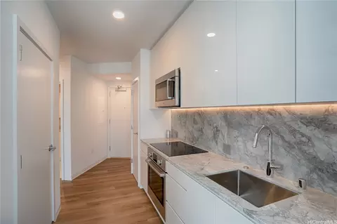 987 Queen St #2317, Honolulu, HI 96814