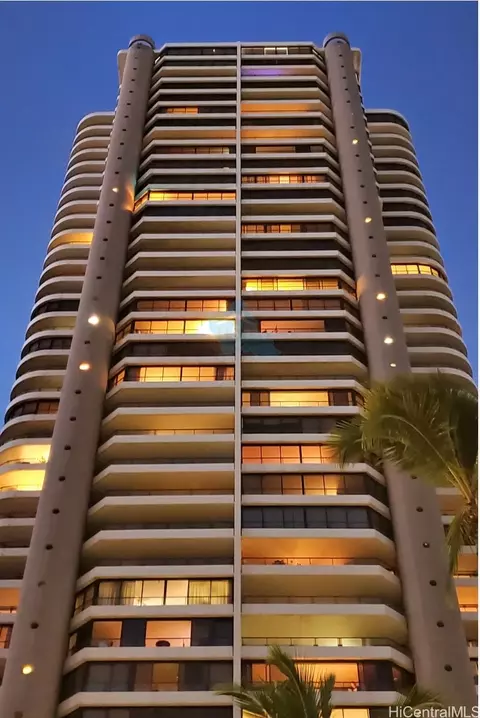 1910 Ala Moana Blvd #27A, Honolulu, HI 96815
