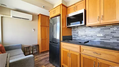 2425 Kuhio Ave #1401, Honolulu, HI 96815