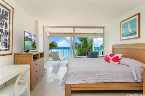2877 Kalakaua Ave #306, Honolulu, HI 96815