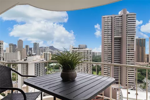 469 Ena Rd #2403, Honolulu, HI 96815