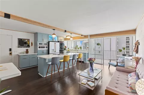 419 Keoniana St #1003, Honolulu, HI 96815