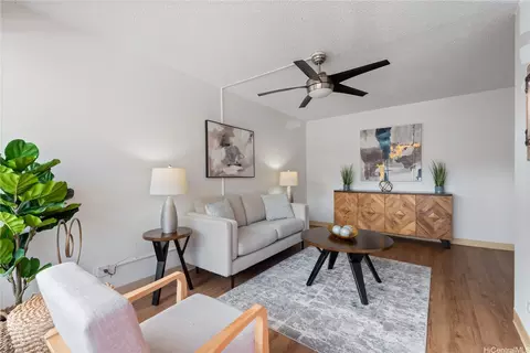 1670 Kalakaua Ave #205, Honolulu, HI 96826