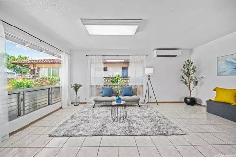 94-860 Kuhaulua St, Waipahu, HI 96797