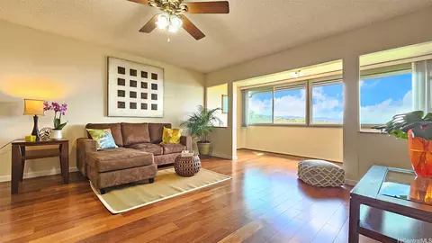 98-1451 Kaahumanu St #B218, Aiea, HI 96701