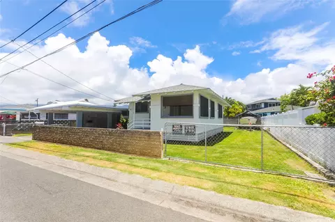 725 Kalolina Pl, Kailua, HI 96734