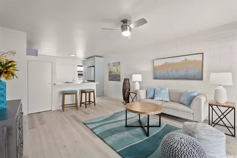 1210 Hooli Cir, Pearl City, HI 96782