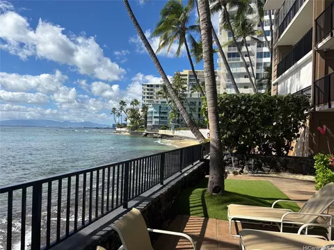 2987 Kalakaua Ave #703, Honolulu, HI 96850