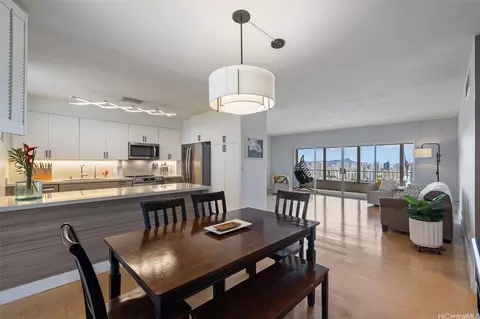 999 Wilder Ave #1603, Honolulu, HI 96822