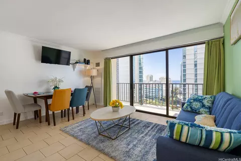 2140 Kuhio Ave #1808, Honolulu, HI 96815