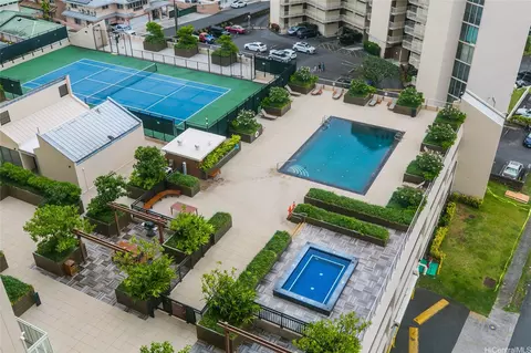 1717 Mott Smith Dr #707, Honolulu, HI 96822