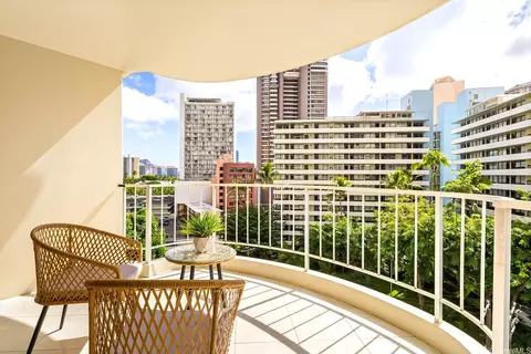 469 Ena Rd #901, Honolulu, HI 96815