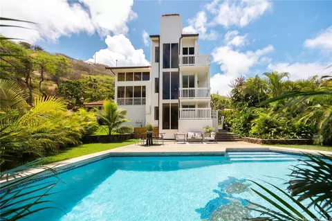 7421 Mokuhano Pl, Honolulu, HI 96825