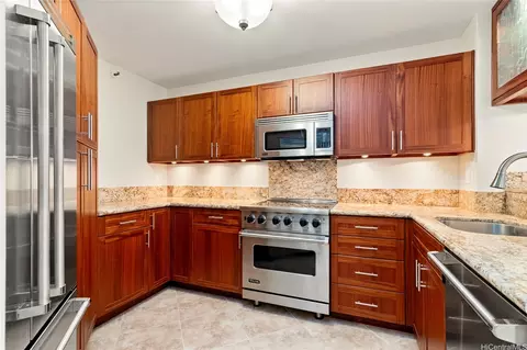 2101 Nuuanu Ave #I-1002, Honolulu, HI 96817