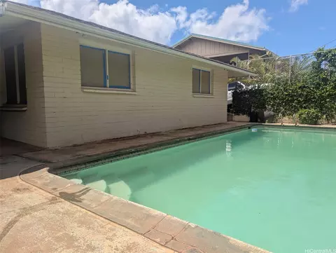 839 21st Ave #A, Honolulu, HI 96816