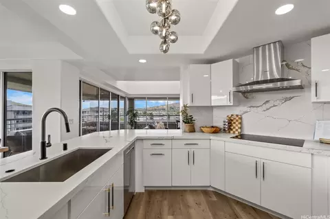 1 Keahole Pl #2612, Honolulu, HI 96825