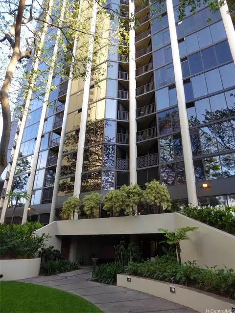 60 N Beretania St #1702, Honolulu, HI 96817