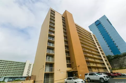 801 Ala Nioi Pl #706, Honolulu, HI 96818