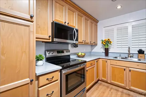 4280 Salt Lake Blvd #D23, Honolulu, HI 96818