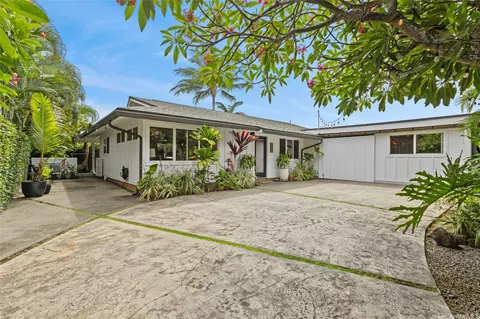 321 Kealahou Pl, Kailua, HI 96734