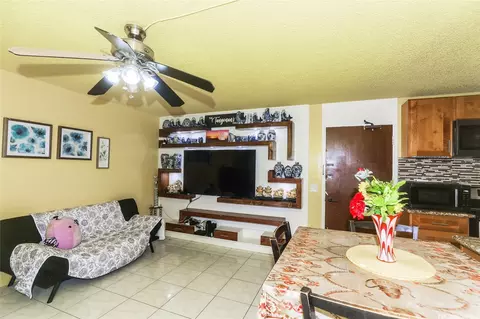 1260 Richard Ln #B601, Honolulu, HI 96819