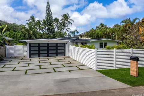 114 Kaelepulu Dr, Kailua, HI 96734