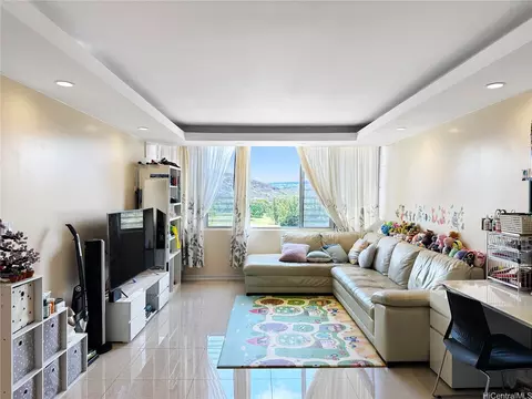 5210 Likini St #810, Honolulu, HI 96818